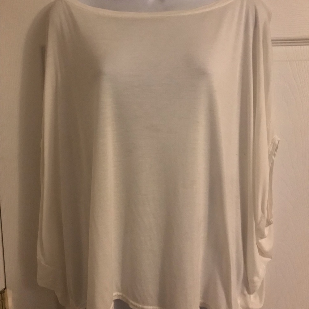 Miilla oversized shirt. Cream color. Great condition. Lightweight& comfy. Sz. M